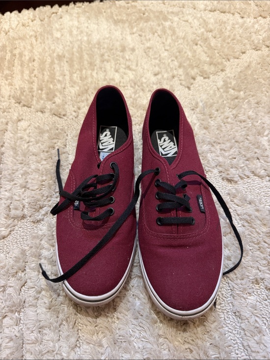 Vans Shoes - Vans lowpro size 10 Sneakers with Black Laces